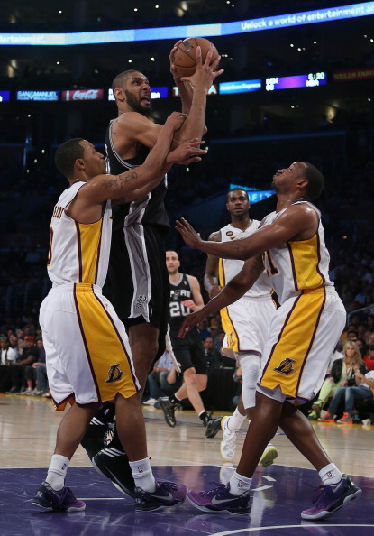 他的脚踝伤 他的脚踝伤